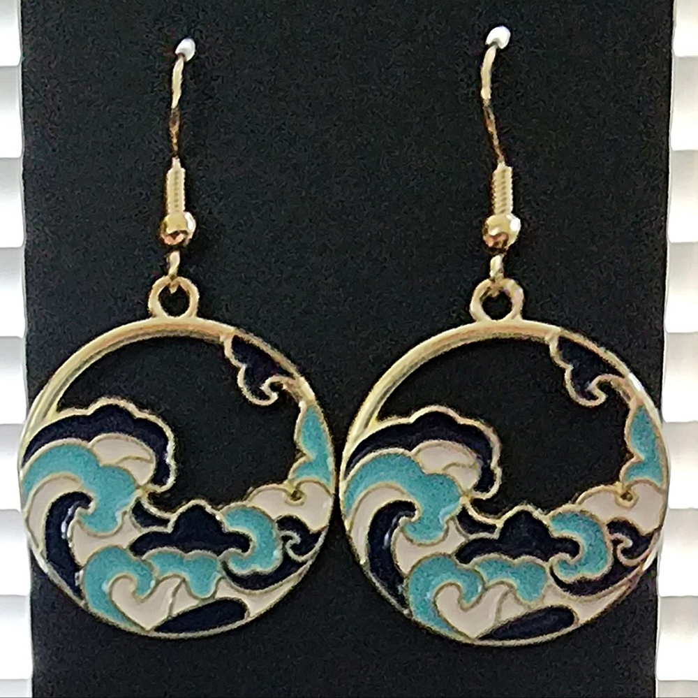 Ocean Waves NWT Earrings Hypoallergenic